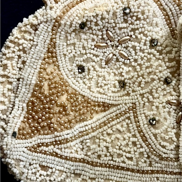 ANTIQUE/VINTAGE FANCY BEADED PURSE~SEED BEADS & CRYSTALS~STRIP ON BACK FOR HAND. - Picture 3 of 5